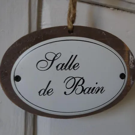 Aux Chambres De L Isle Hébergement de vacances *